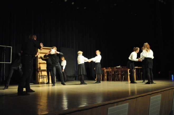 Premiera spektaklu Zygzaki w OCK (24.X.2011) - zdjęcie #20 - eOstroleka.pl