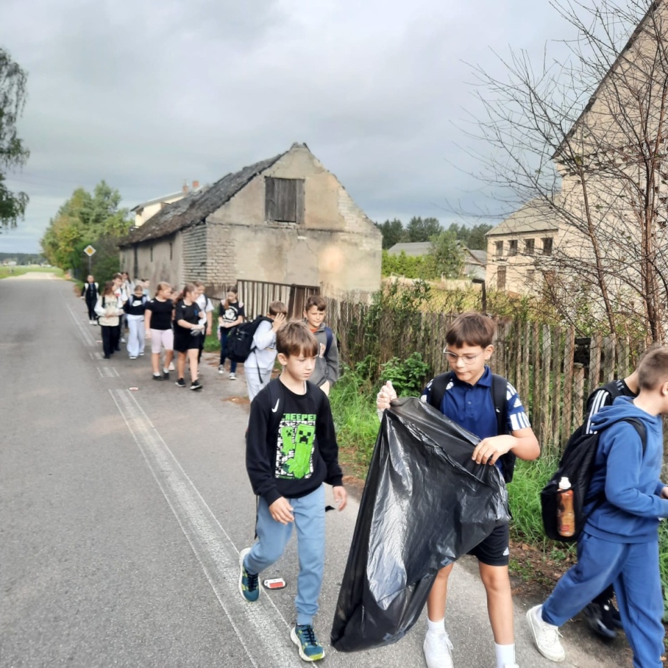 Akcja Sprzątamy dla Polski w Łysych [09.10.2025] - zdjęcie #9 - eOstroleka.pl