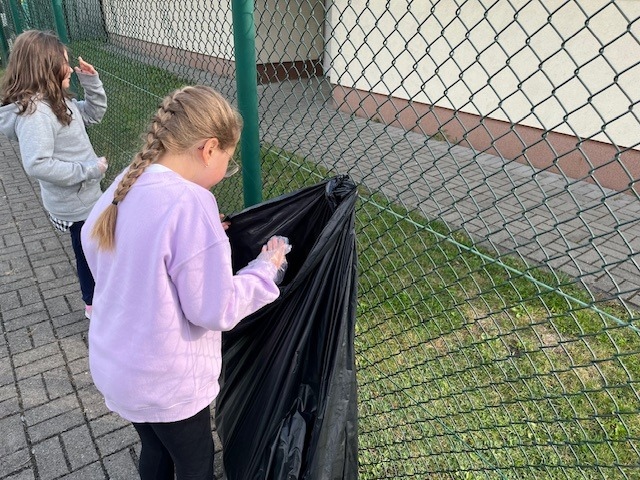 Akcja Sprzątamy dla Polski w Łysych [09.10.2025] - zdjęcie #5 - eOstroleka.pl