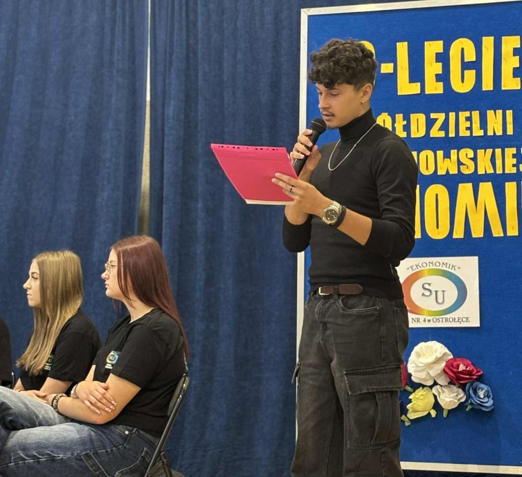 Jubileusz 30-lecia Spółdzielni Uczniowskiej EKONOMIK w ZSZ nr 4 w Ostrołęce [10.10.2025] - zdjęcie #21 - eOstroleka.pl