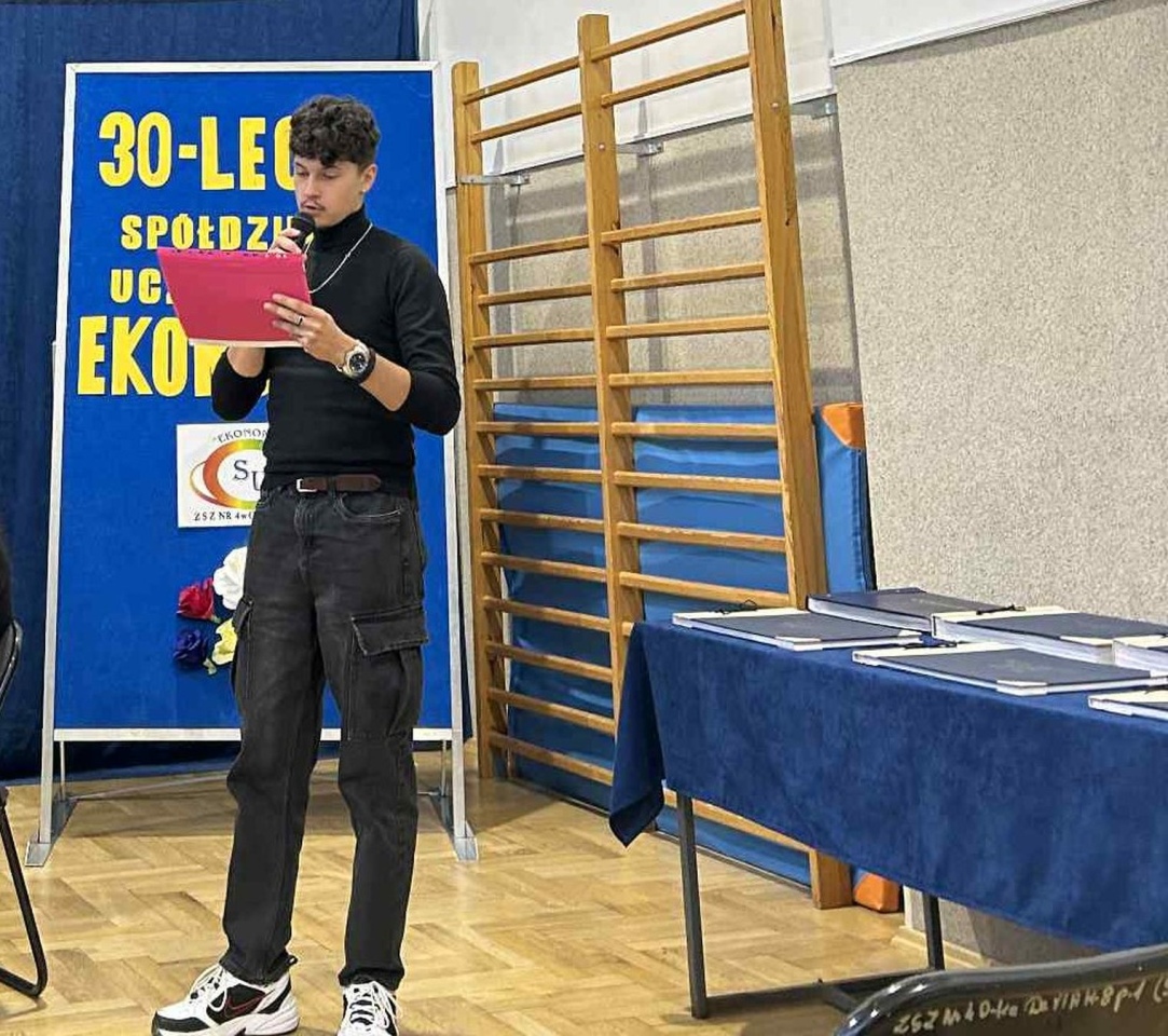Jubileusz 30-lecia Spółdzielni Uczniowskiej EKONOMIK w ZSZ nr 4 w Ostrołęce [10.10.2025] - zdjęcie #10 - eOstroleka.pl