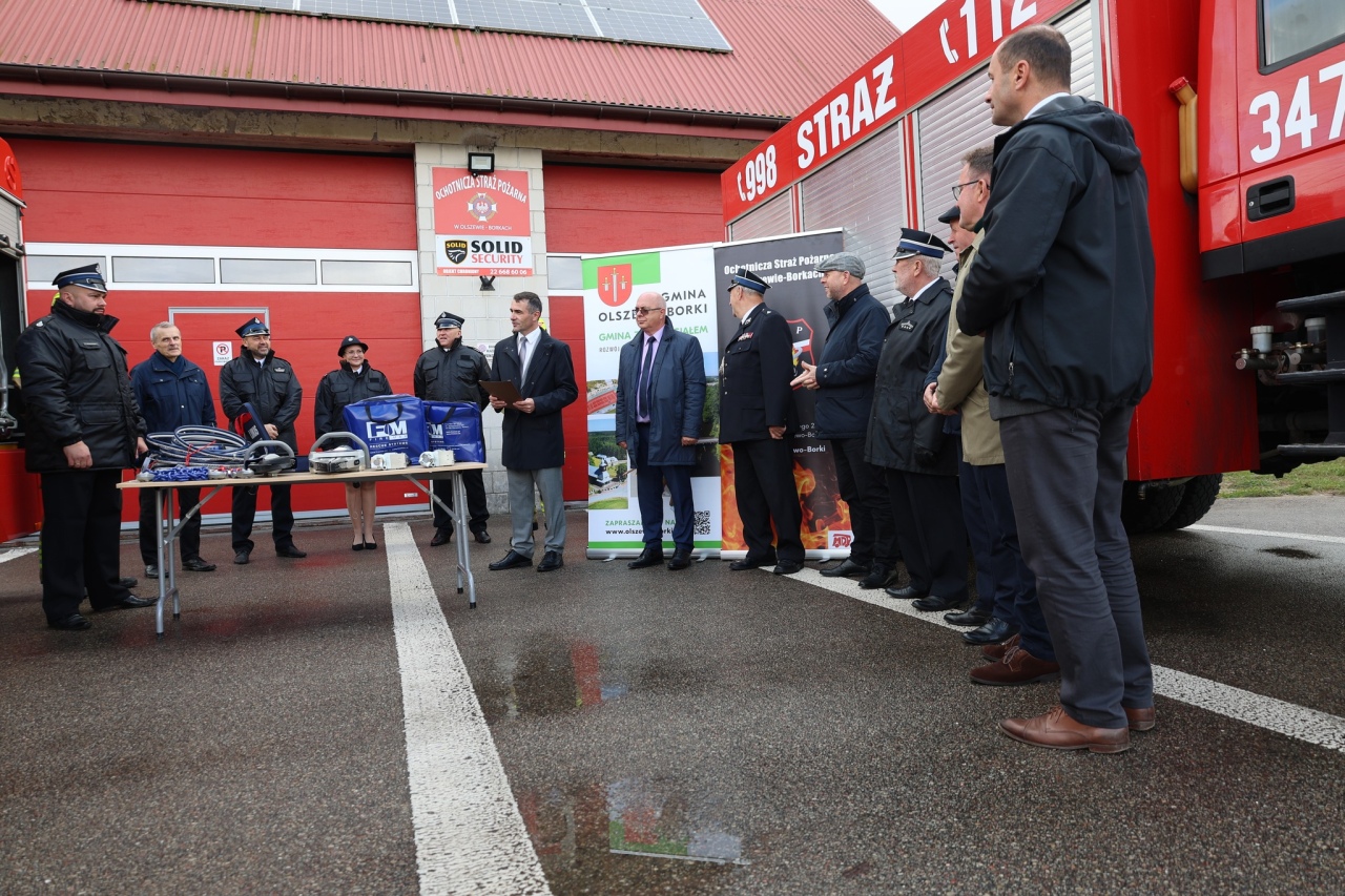 Nowy sprzęt dla OSP Olszewo Borki [10.10.2025] - zdjęcie #15 - eOstroleka.pl