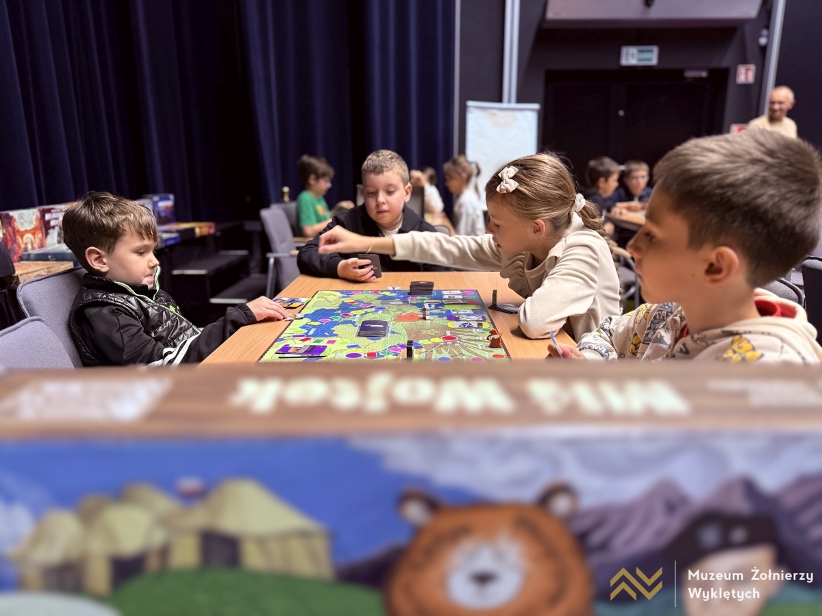 Noc Księgarń 2025 w Muzeum Żołnierzy Wyklętych [10.10.2025] - zdjęcie #69 - eOstroleka.pl