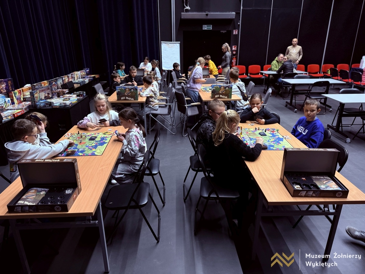 Noc Księgarń 2025 w Muzeum Żołnierzy Wyklętych [10.10.2025] - zdjęcie #63 - eOstroleka.pl