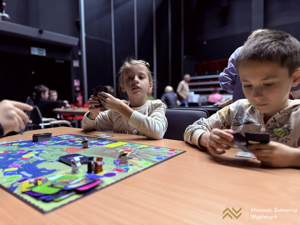 Noc Księgarń 2025 w Muzeum Żołnierzy Wyklętych [10.10.2025] - zdjęcie #62 - eOstroleka.pl