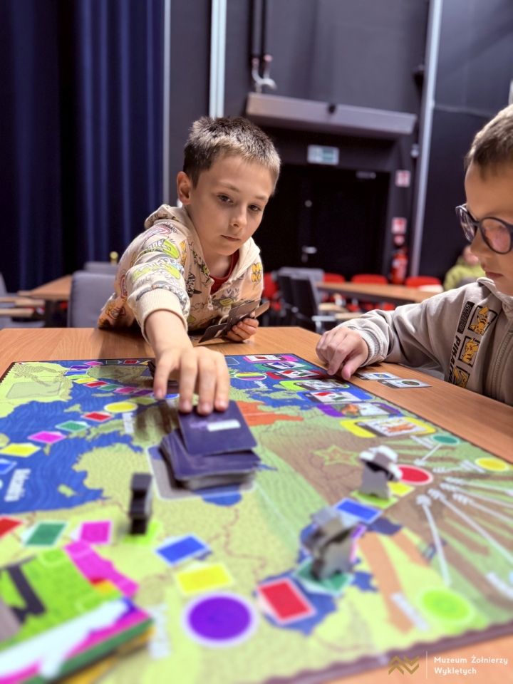 Noc Księgarń 2025 w Muzeum Żołnierzy Wyklętych [10.10.2025] - zdjęcie #46 - eOstroleka.pl