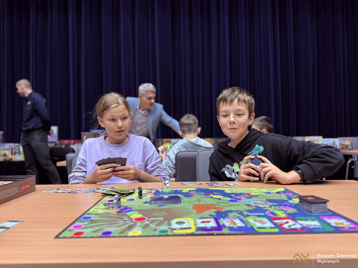 Noc Księgarń 2025 w Muzeum Żołnierzy Wyklętych [10.10.2025] - zdjęcie #44 - eOstroleka.pl