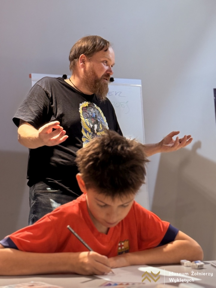 Noc Księgarń 2025 w Muzeum Żołnierzy Wyklętych [10.10.2025] - zdjęcie #29 - eOstroleka.pl