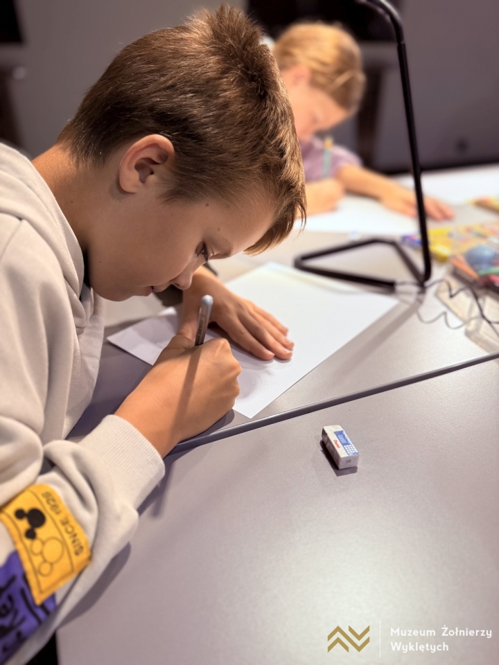 Noc Księgarń 2025 w Muzeum Żołnierzy Wyklętych [10.10.2025] - zdjęcie #27 - eOstroleka.pl