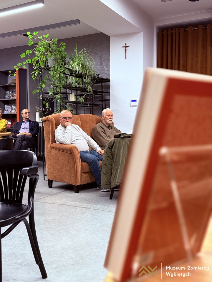 Noc Księgarń 2025 w Muzeum Żołnierzy Wyklętych [10.10.2025] - zdjęcie #23 - eOstroleka.pl