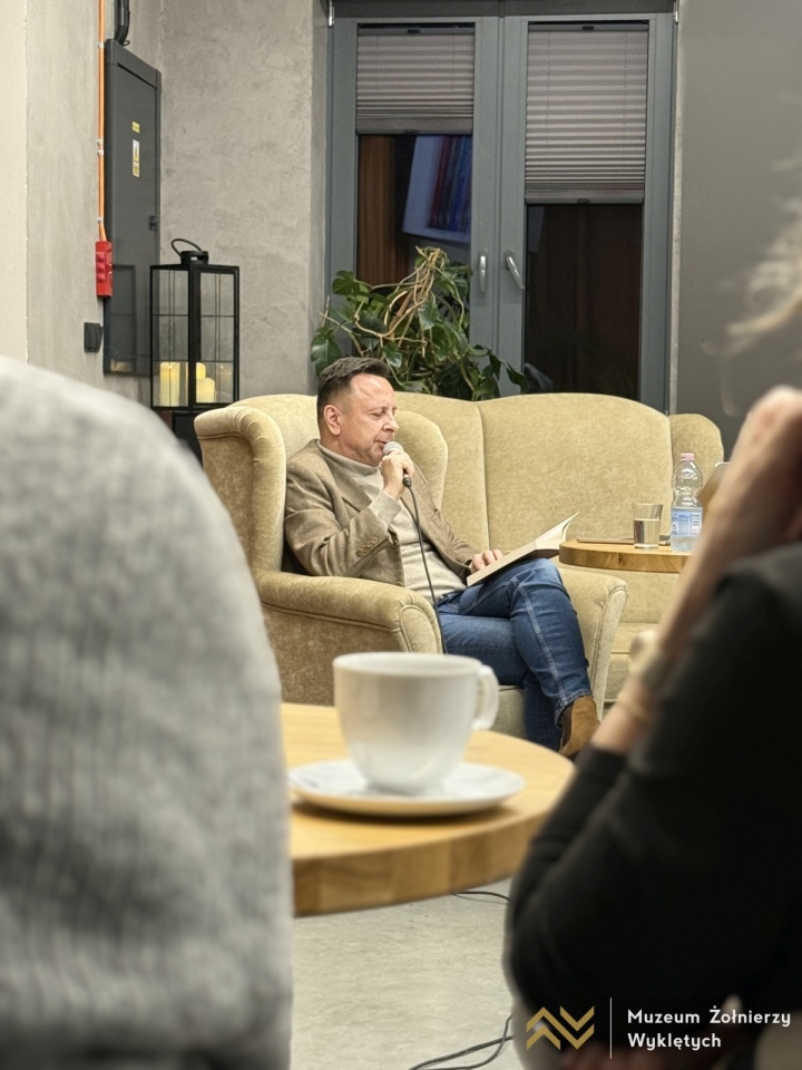 Noc Księgarń 2025 w Muzeum Żołnierzy Wyklętych [10.10.2025] - zdjęcie #18 - eOstroleka.pl