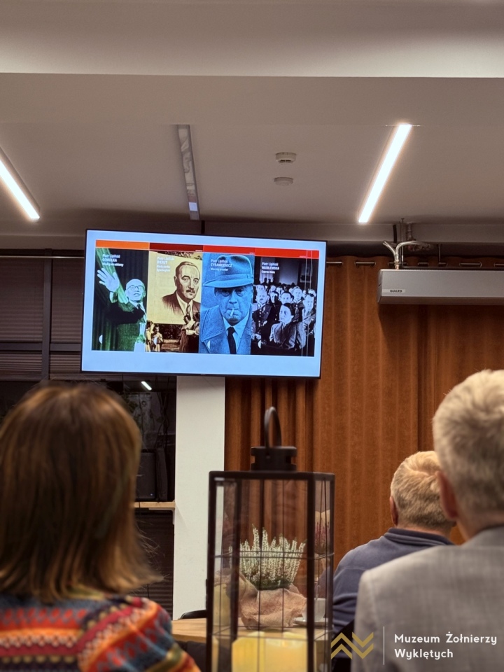 Noc Księgarń 2025 w Muzeum Żołnierzy Wyklętych [10.10.2025] - zdjęcie #16 - eOstroleka.pl