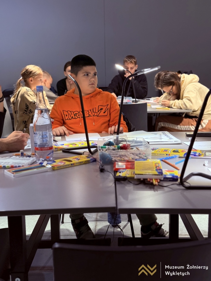 Noc Księgarń 2025 w Muzeum Żołnierzy Wyklętych [10.10.2025] - zdjęcie #11 - eOstroleka.pl