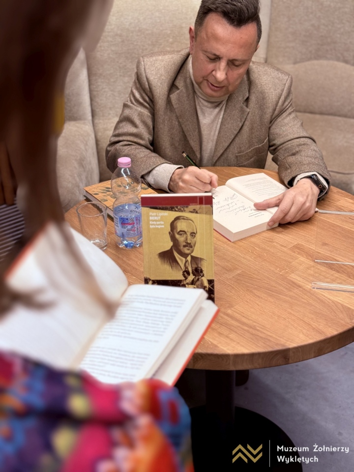Noc Księgarń 2025 w Muzeum Żołnierzy Wyklętych [10.10.2025] - zdjęcie #3 - eOstroleka.pl