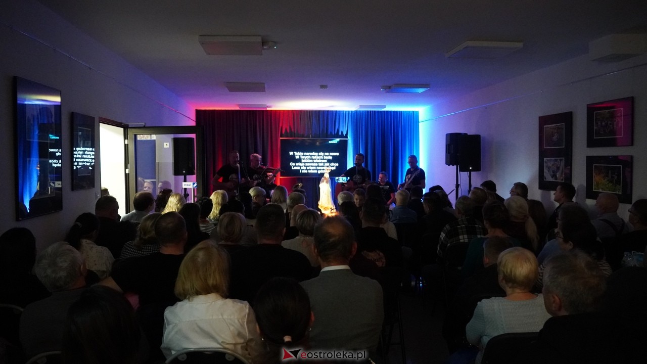 GOK Olszewo-Borki pękał w szwach! Niezwykły koncert zespołu Nazaret - zdjęcie #36 - eOstroleka.pl