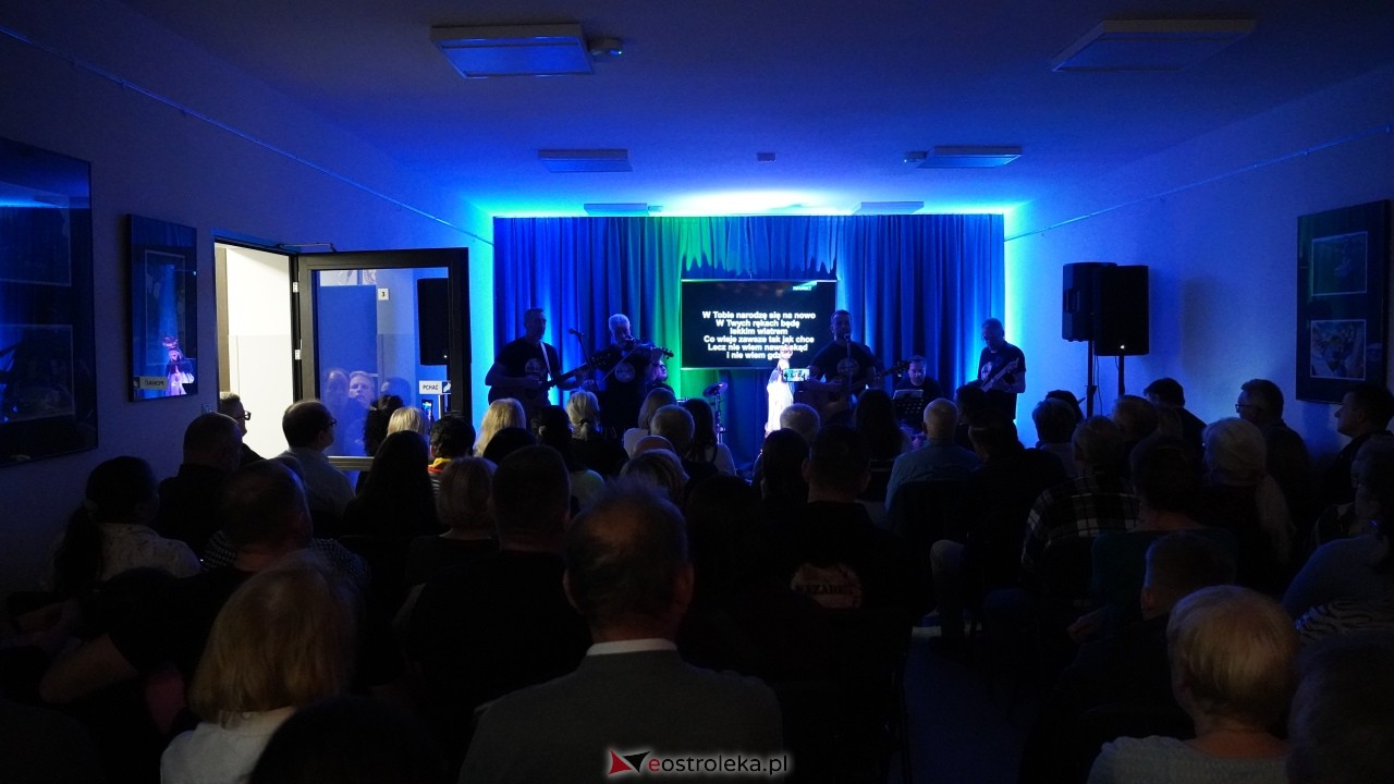 GOK Olszewo-Borki pękał w szwach! Niezwykły koncert zespołu Nazaret - zdjęcie #33 - eOstroleka.pl