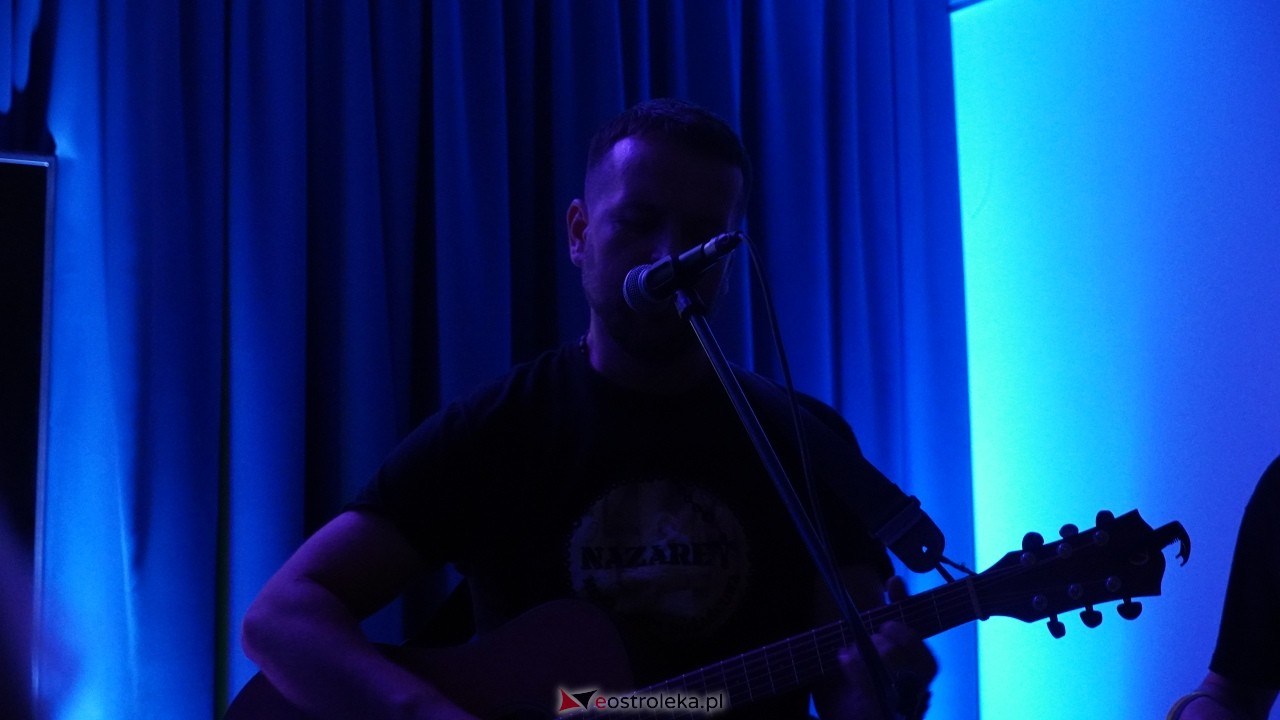 GOK Olszewo-Borki pękał w szwach! Niezwykły koncert zespołu Nazaret - zdjęcie #20 - eOstroleka.pl