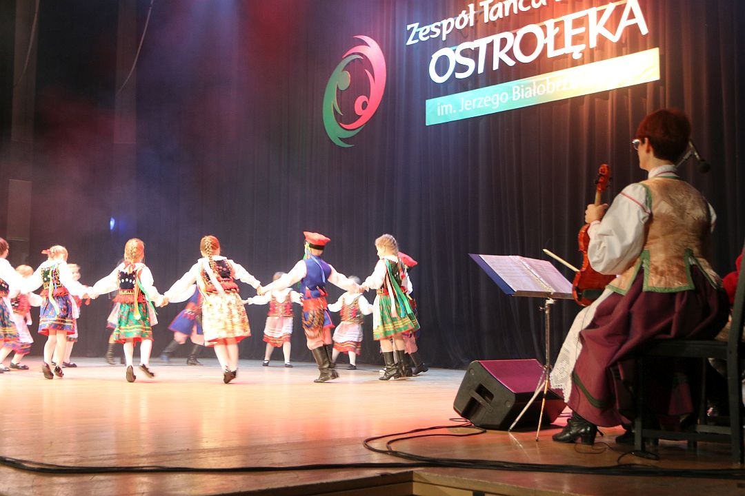 Ostrołęcki Dzień Tańca Ludowego [12.10.2025] - zdjęcie #30 - eOstroleka.pl
