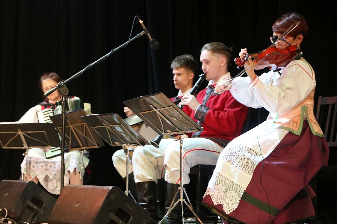 Ostrołęcki Dzień Tańca Ludowego [12.10.2025] - zdjęcie #24 - eOstroleka.pl