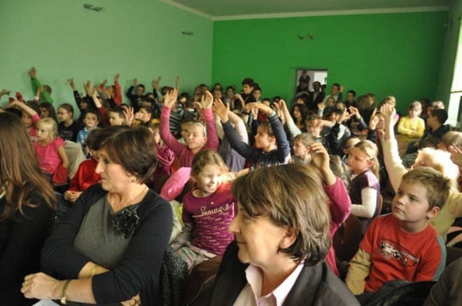 Konkurs Zbiórka makulatury w szkołach rozstrzygnięty (25.X.2011) - zdjęcie #13 - eOstroleka.pl