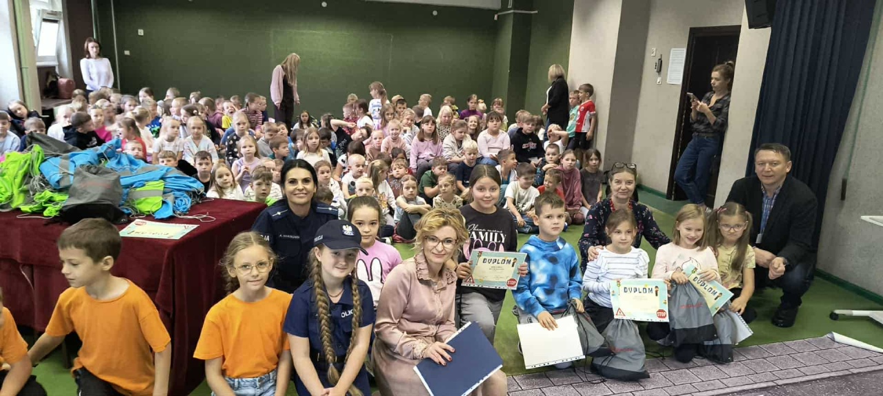 Finał akcji „Bezpieczeństwo ponad wszystko” w SP 10 [13.10.2025] - zdjęcie #26 - eOstroleka.pl