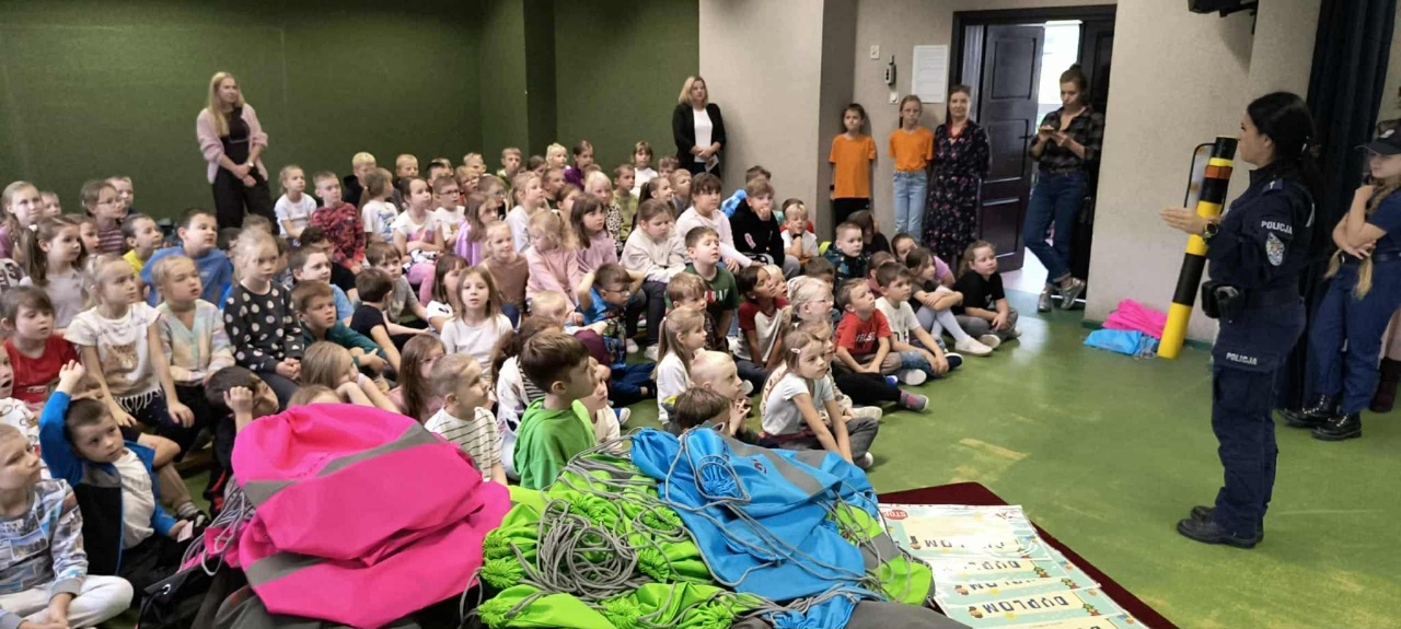 Finał akcji „Bezpieczeństwo ponad wszystko” w SP 10 [13.10.2025] - zdjęcie #25 - eOstroleka.pl