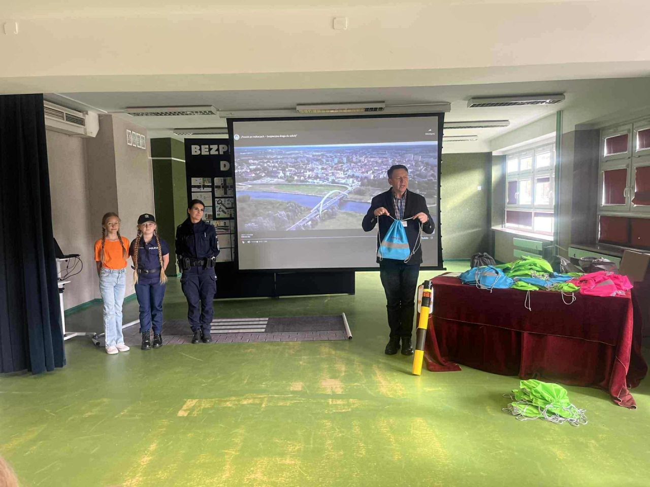 Finał akcji „Bezpieczeństwo ponad wszystko” w SP 10 [13.10.2025] - zdjęcie #24 - eOstroleka.pl