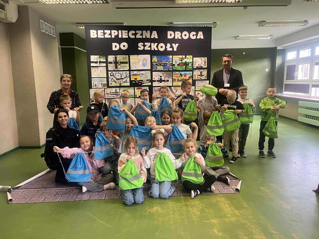 Finał akcji „Bezpieczeństwo ponad wszystko” w SP 10 [13.10.2025] - zdjęcie #20 - eOstroleka.pl