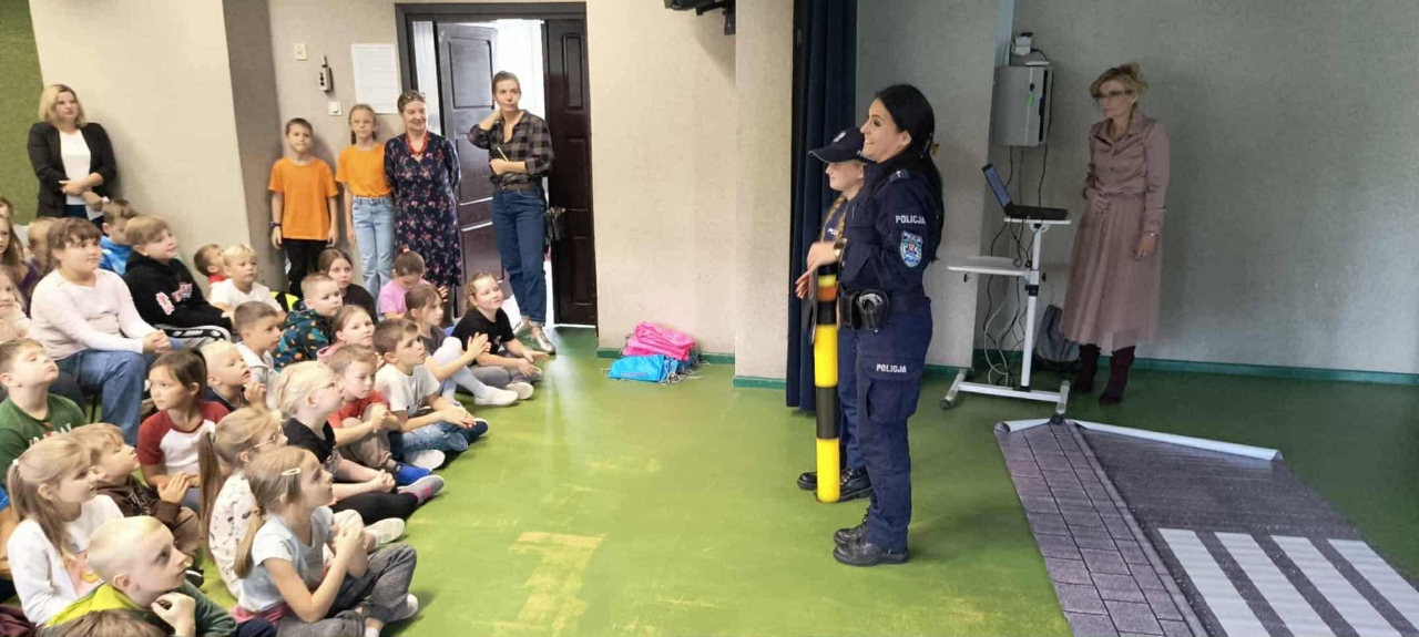 Finał akcji „Bezpieczeństwo ponad wszystko” w SP 10 [13.10.2025] - zdjęcie #15 - eOstroleka.pl