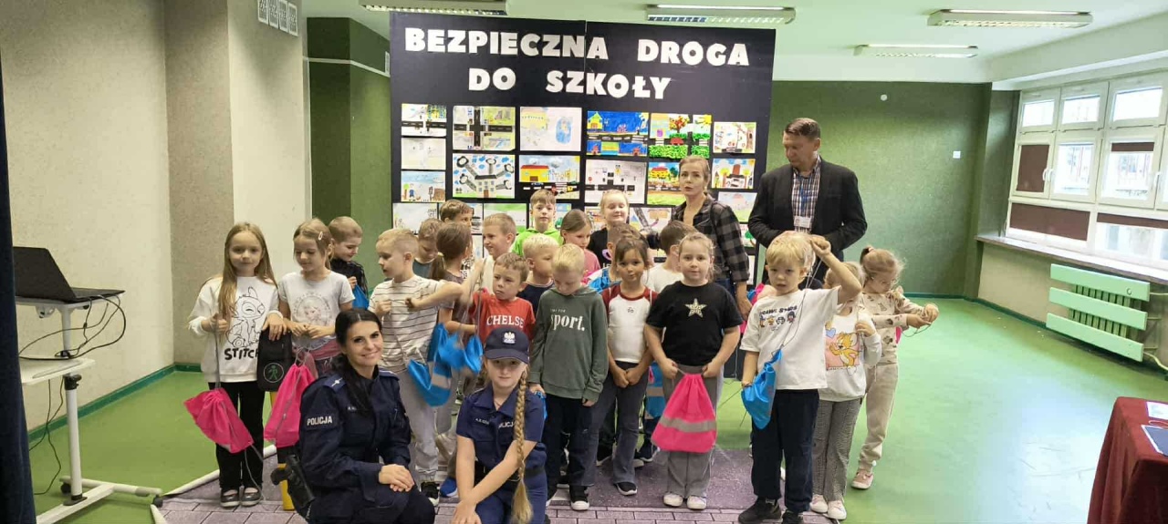 Finał akcji „Bezpieczeństwo ponad wszystko” w SP 10 [13.10.2025] - zdjęcie #8 - eOstroleka.pl