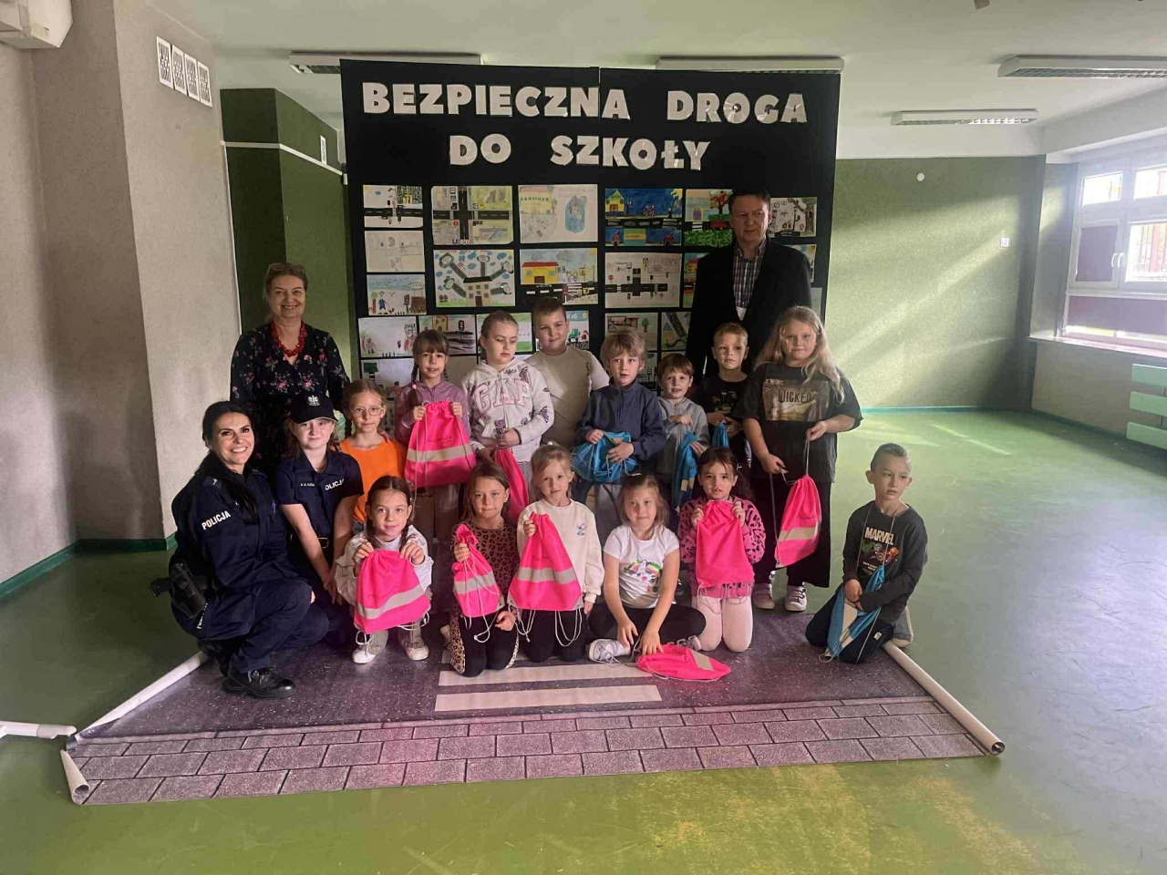 Finał akcji „Bezpieczeństwo ponad wszystko” w SP 10 [13.10.2025] - zdjęcie #7 - eOstroleka.pl