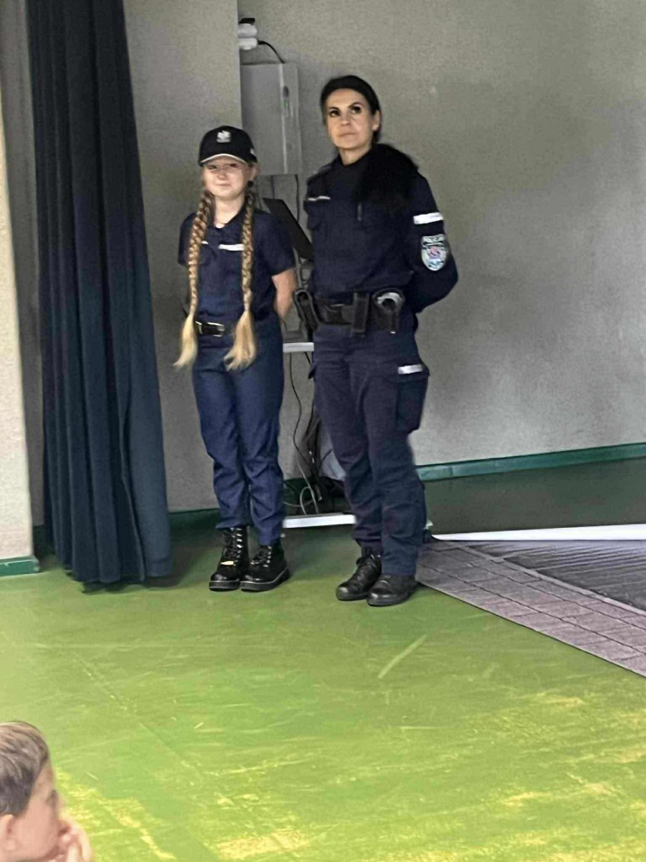 Finał akcji „Bezpieczeństwo ponad wszystko” w SP 10 [13.10.2025] - zdjęcie #5 - eOstroleka.pl