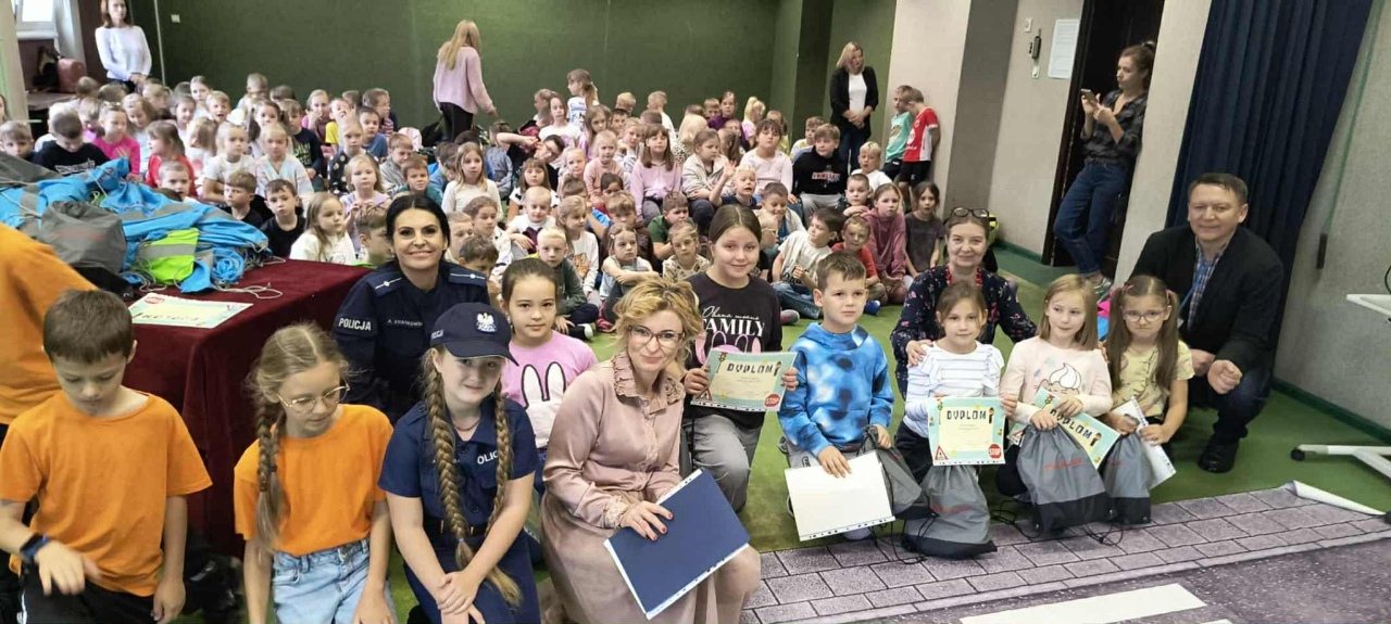 Finał akcji „Bezpieczeństwo ponad wszystko” w SP 10 [13.10.2025] - zdjęcie #3 - eOstroleka.pl