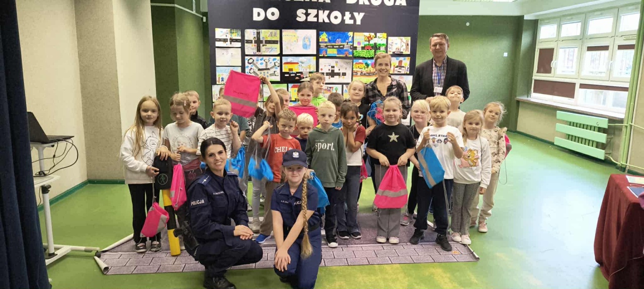 Finał akcji „Bezpieczeństwo ponad wszystko” w SP 10 [13.10.2025] - zdjęcie #2 - eOstroleka.pl