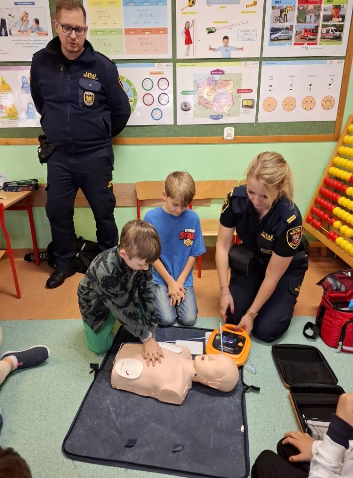 Profilaktyczne zajęcia ze Strażą Miejską w Szkole Podstawowej nr 5 [13.10.2025] - zdjęcie #29 - eOstroleka.pl