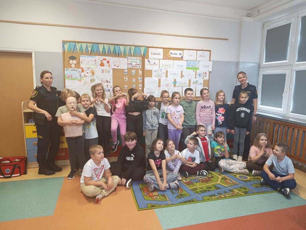 Profilaktyczne zajęcia ze Strażą Miejską w Szkole Podstawowej nr 5 [13.10.2025] - zdjęcie #28 - eOstroleka.pl
