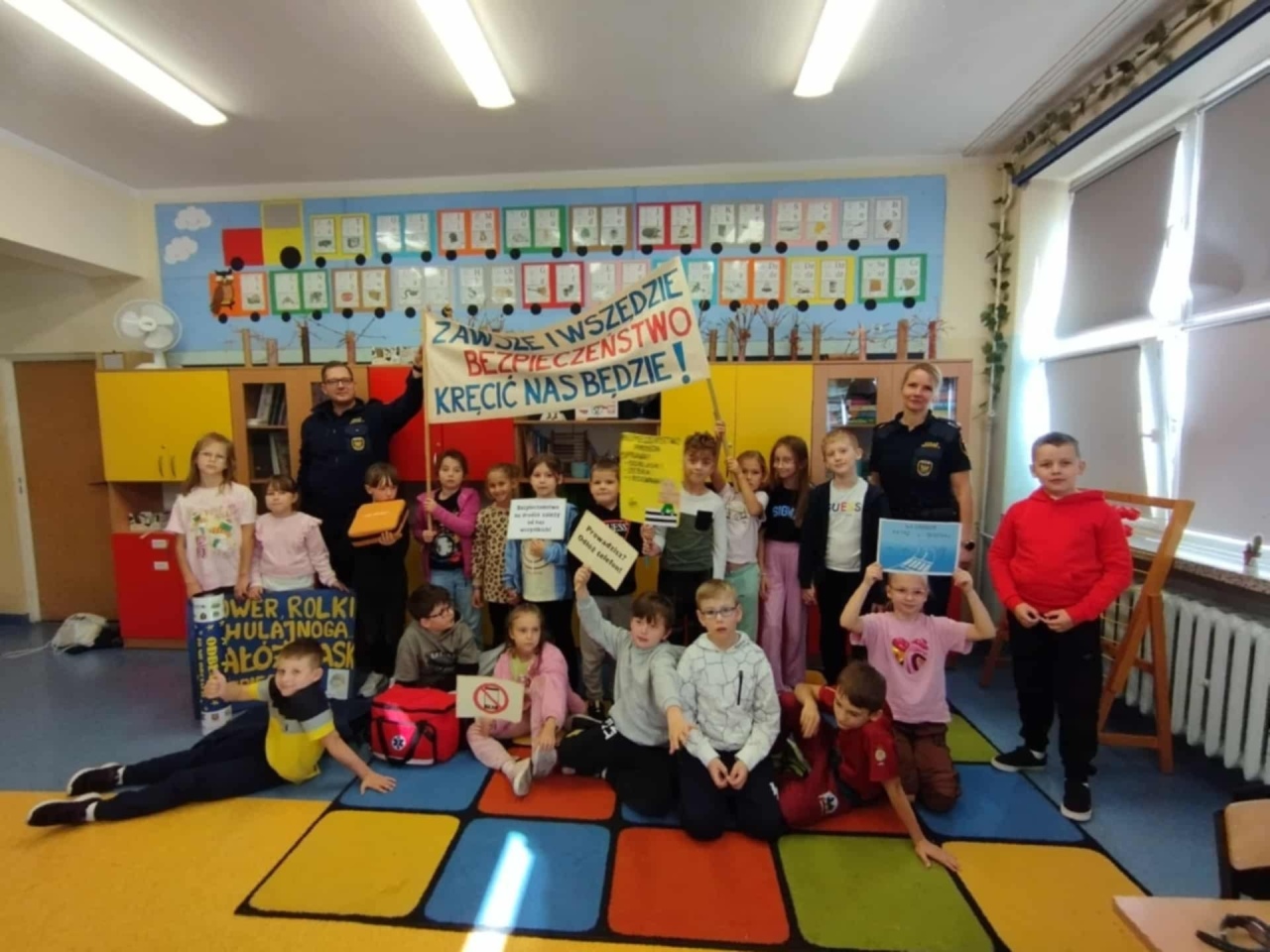 Profilaktyczne zajęcia ze Strażą Miejską w Szkole Podstawowej nr 5 [13.10.2025] - zdjęcie #27 - eOstroleka.pl