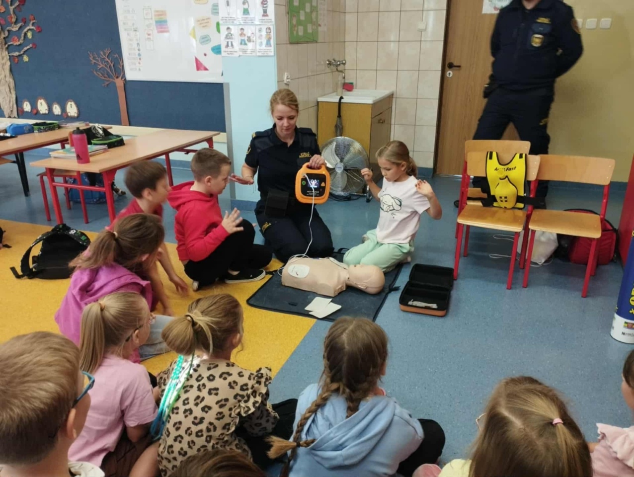 Profilaktyczne zajęcia ze Strażą Miejską w Szkole Podstawowej nr 5 [13.10.2025] - zdjęcie #26 - eOstroleka.pl
