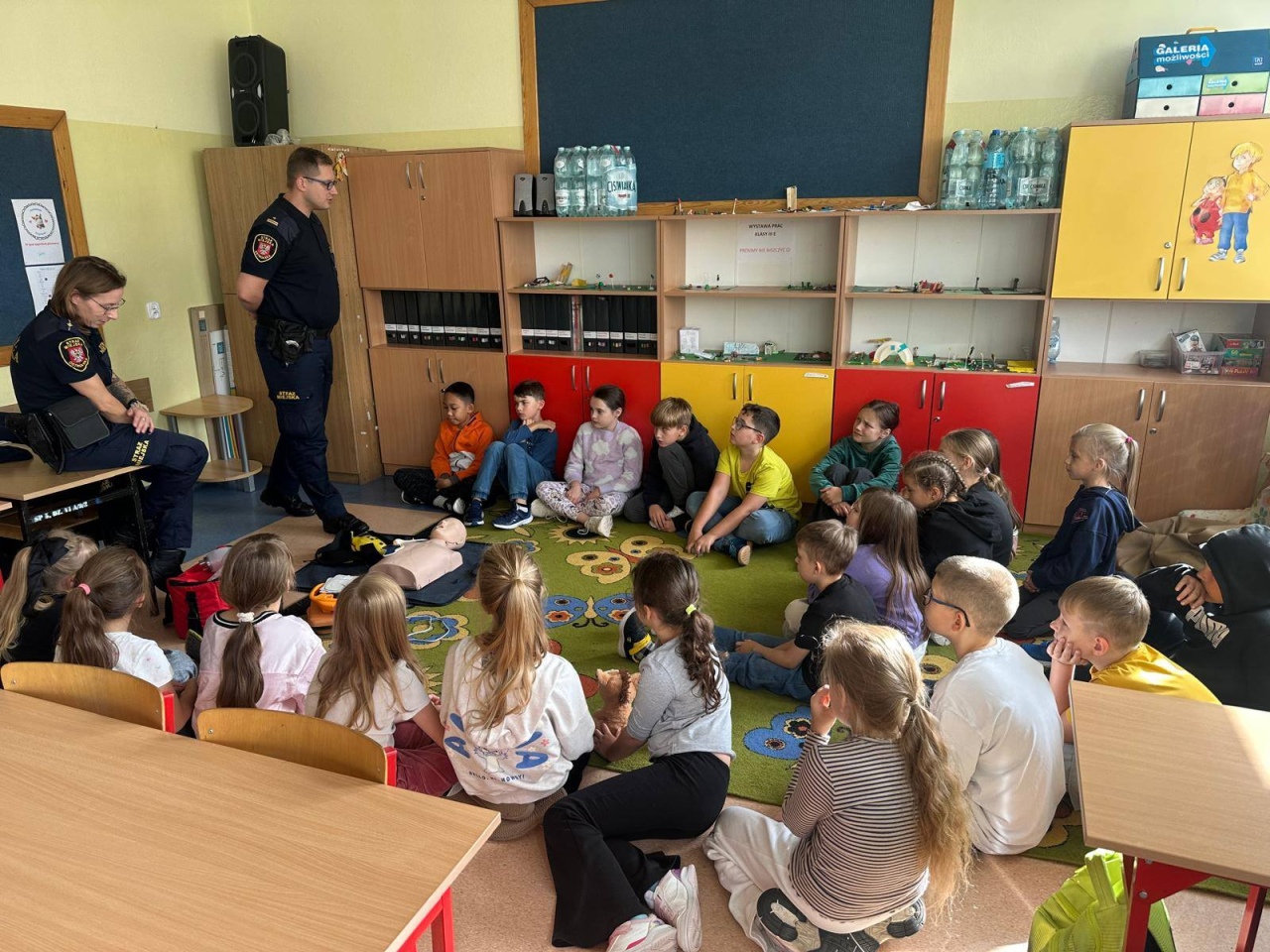 Profilaktyczne zajęcia ze Strażą Miejską w Szkole Podstawowej nr 5 [13.10.2025] - zdjęcie #22 - eOstroleka.pl