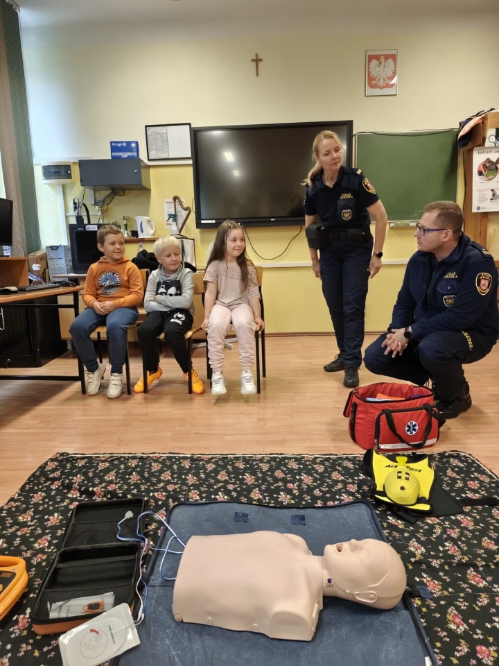 Profilaktyczne zajęcia ze Strażą Miejską w Szkole Podstawowej nr 5 [13.10.2025] - zdjęcie #1 - eOstroleka.pl