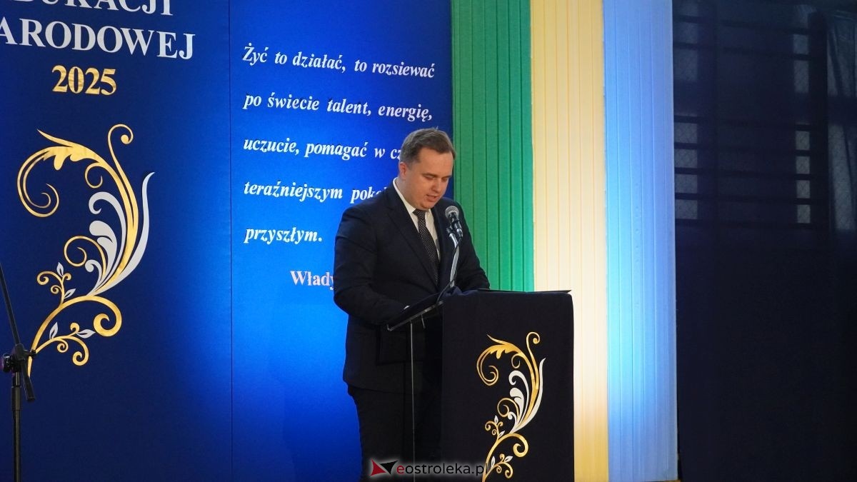 Obchody Dnia Edukacji Narodowej w Ostrołęce [14.10.2025] - zdjęcie #144 - eOstroleka.pl