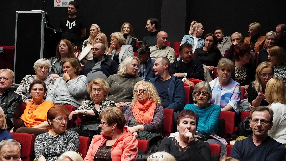 Największe przeboje Królowej Polskiej Estrady w Muzeum Żołnierzy Wyklętych w Ostrołęce [14.10.2025] - zdjęcie #58 - eOstroleka.pl