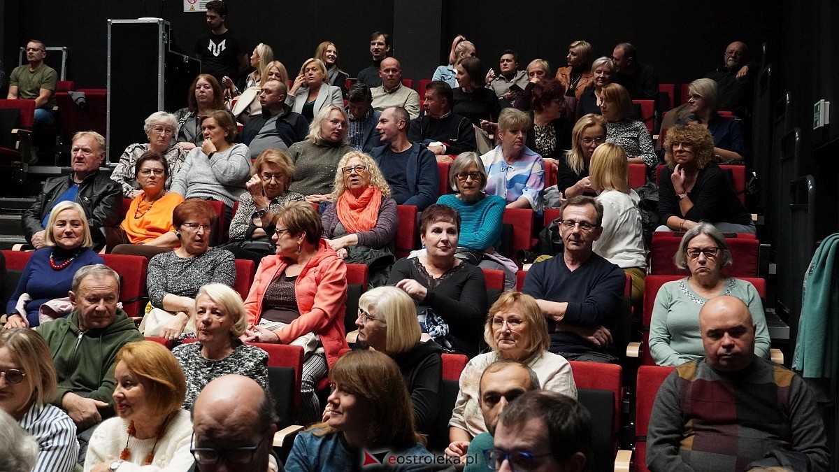 Największe przeboje Królowej Polskiej Estrady w Muzeum Żołnierzy Wyklętych w Ostrołęce [14.10.2025] - zdjęcie #57 - eOstroleka.pl