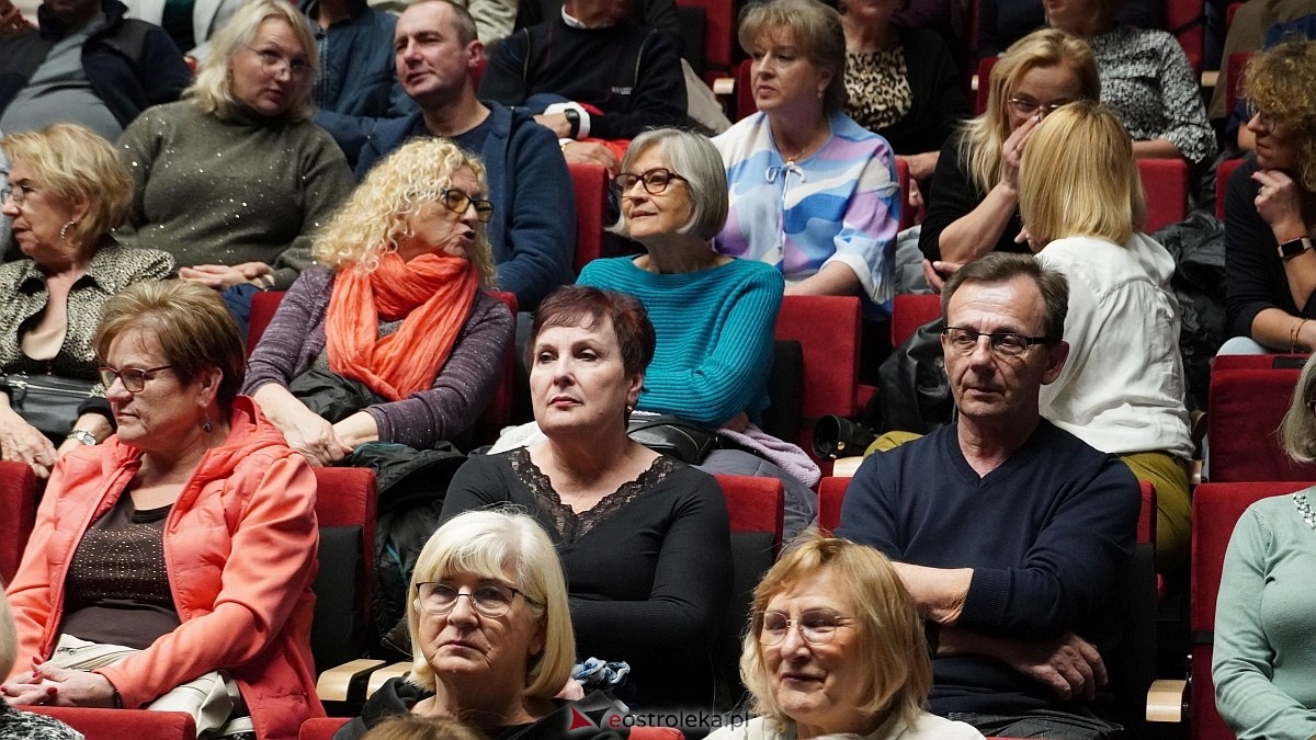 Największe przeboje Królowej Polskiej Estrady w Muzeum Żołnierzy Wyklętych w Ostrołęce [14.10.2025] - zdjęcie #53 - eOstroleka.pl