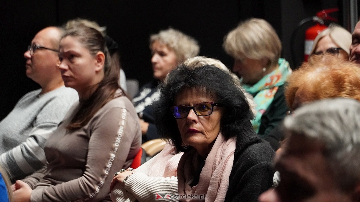 Największe przeboje Królowej Polskiej Estrady w Muzeum Żołnierzy Wyklętych w Ostrołęce [14.10.2025] - zdjęcie #42 - eOstroleka.pl