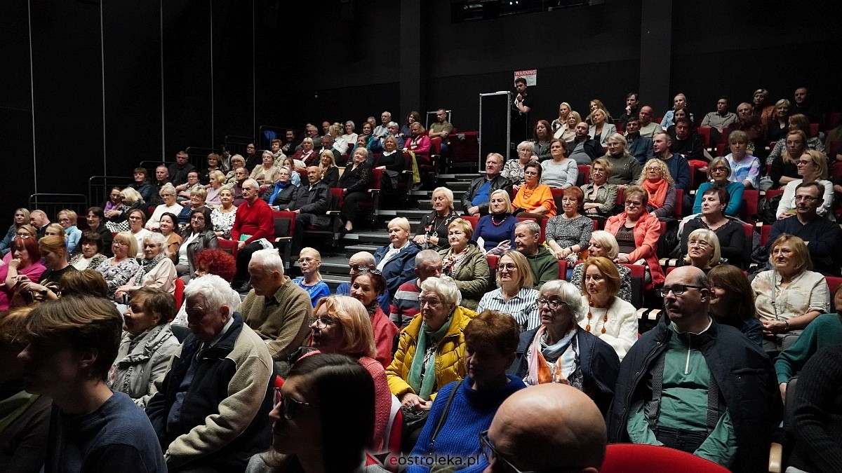 Największe przeboje Królowej Polskiej Estrady w Muzeum Żołnierzy Wyklętych w Ostrołęce [14.10.2025] - zdjęcie #38 - eOstroleka.pl