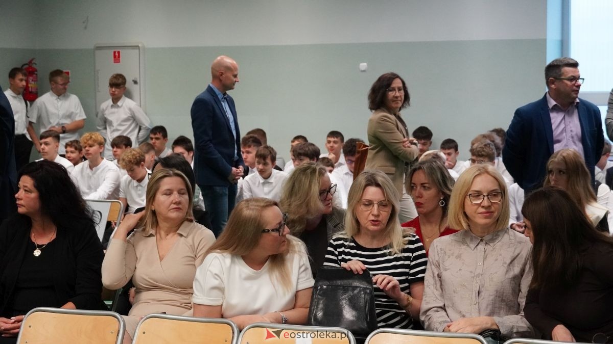 Metalówka ma skarb! Do szkoły trafiła pamiątka dr Psarskiego [15.10] - zdjęcie #132 - eOstroleka.pl