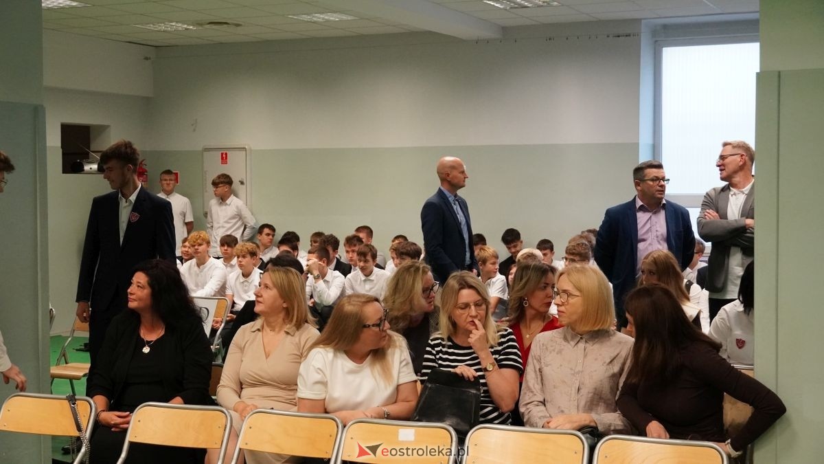 Metalówka ma skarb! Do szkoły trafiła pamiątka dr Psarskiego [15.10] - zdjęcie #131 - eOstroleka.pl