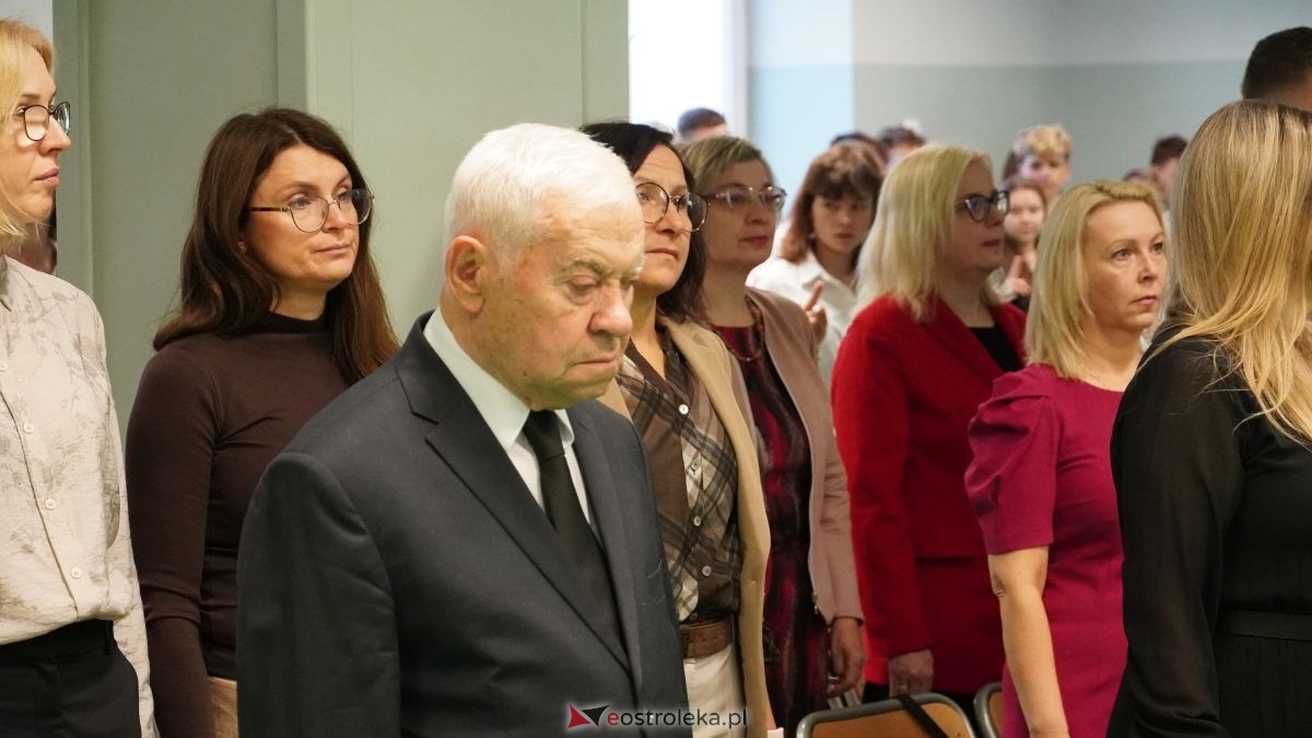 Metalówka ma skarb! Do szkoły trafiła pamiątka dr Psarskiego [15.10] - zdjęcie #110 - eOstroleka.pl