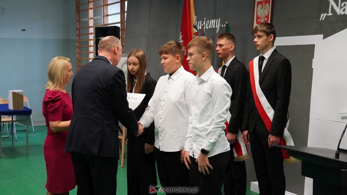 Metalówka ma skarb! Do szkoły trafiła pamiątka dr Psarskiego [15.10] - zdjęcie #95 - eOstroleka.pl